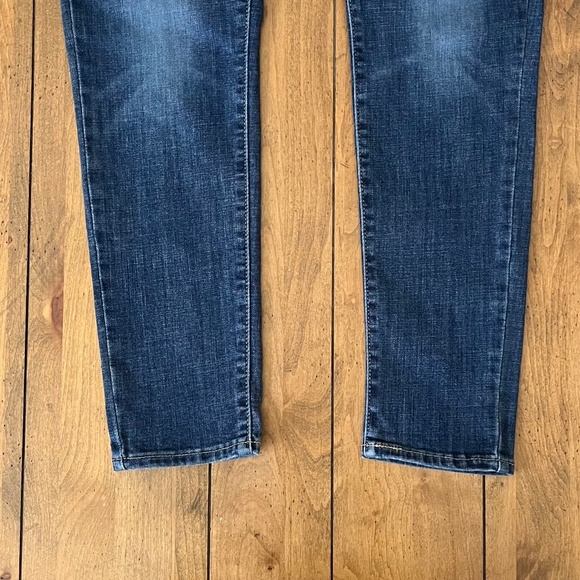 Levis Medium Wash 711 Skinny Jeans (Size 28) - Picture 10 of 10